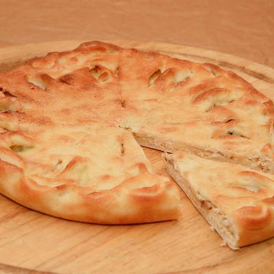 Осетинский пирог с грушей и сыром Дор Блю
