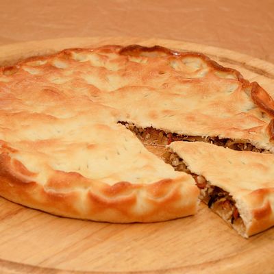 Осетинский пирог с курицей и капустой